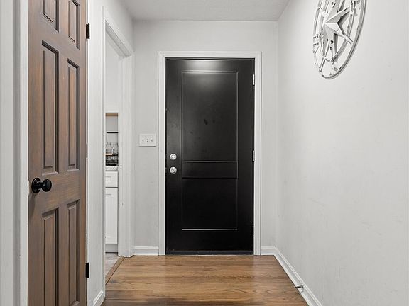 3rd image of 4655 Sable Dr