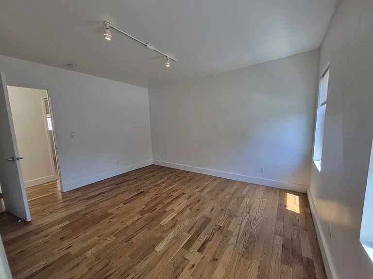 134 S Coronado St #136-1/2 — Photo 9