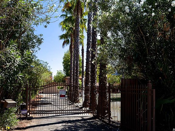 Private gate CCTV security