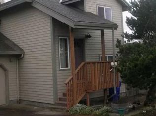 714 SW Bay St, Newport, OR 97365