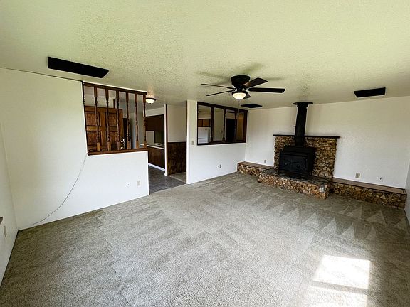 4th image of 1113 NE Grandview Dr