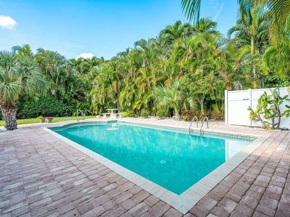 325 Inlet Way