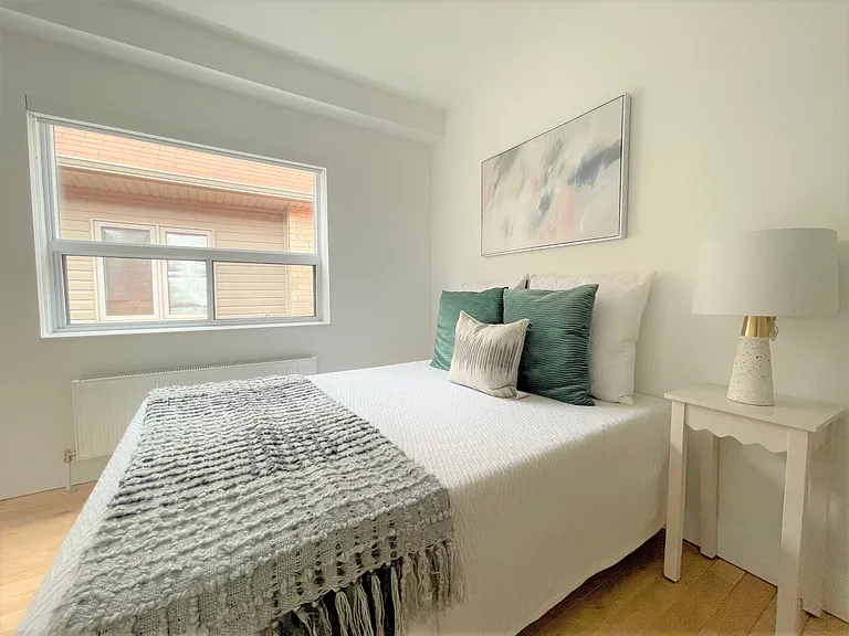 8 Castleton Ave — Photo 11