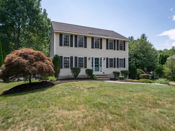 14 Village Drive, Atkinson, NH 03811