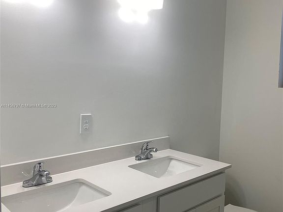 5th image of 31170 SW 192nd Ave