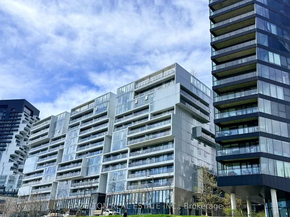 32 Trolley Cres #423, Toronto, ON M5A 0E8
