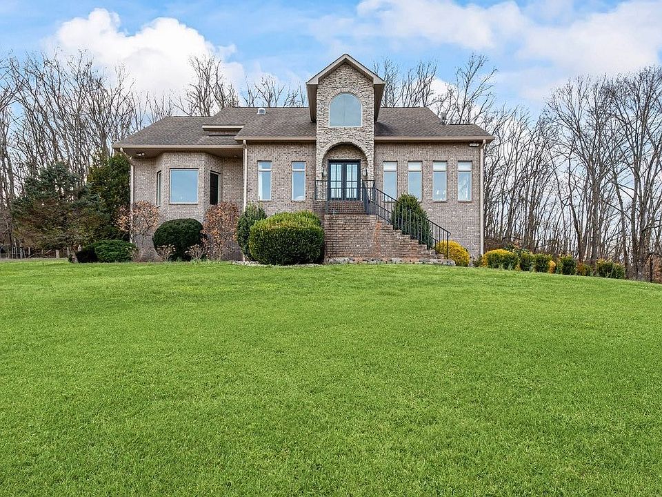 House on the Hill トップス　Checker 90 7590 Beech Hill Rd, Pulaski, TN 38478 | Redfin