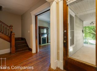 862 Dennison Ave, Columbus, OH 43215