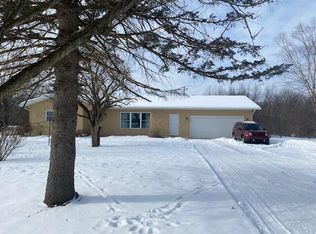 52062 Red Mill Rd, Dowagiac, MI 49047