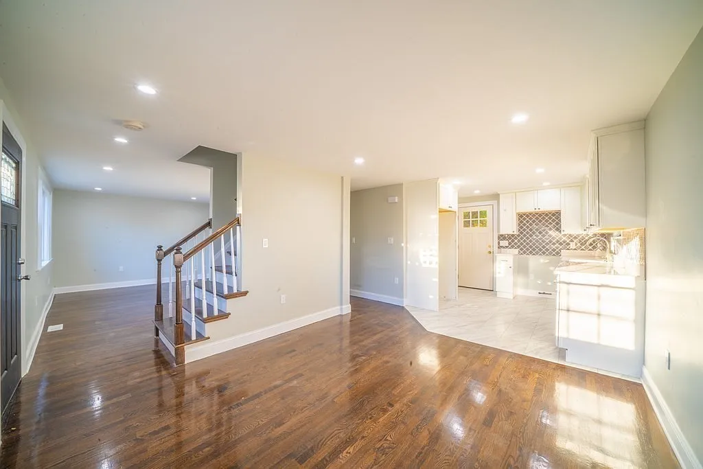 3 bed, 2.5 bath, 1745 sqft, $3,800 — Photo 2