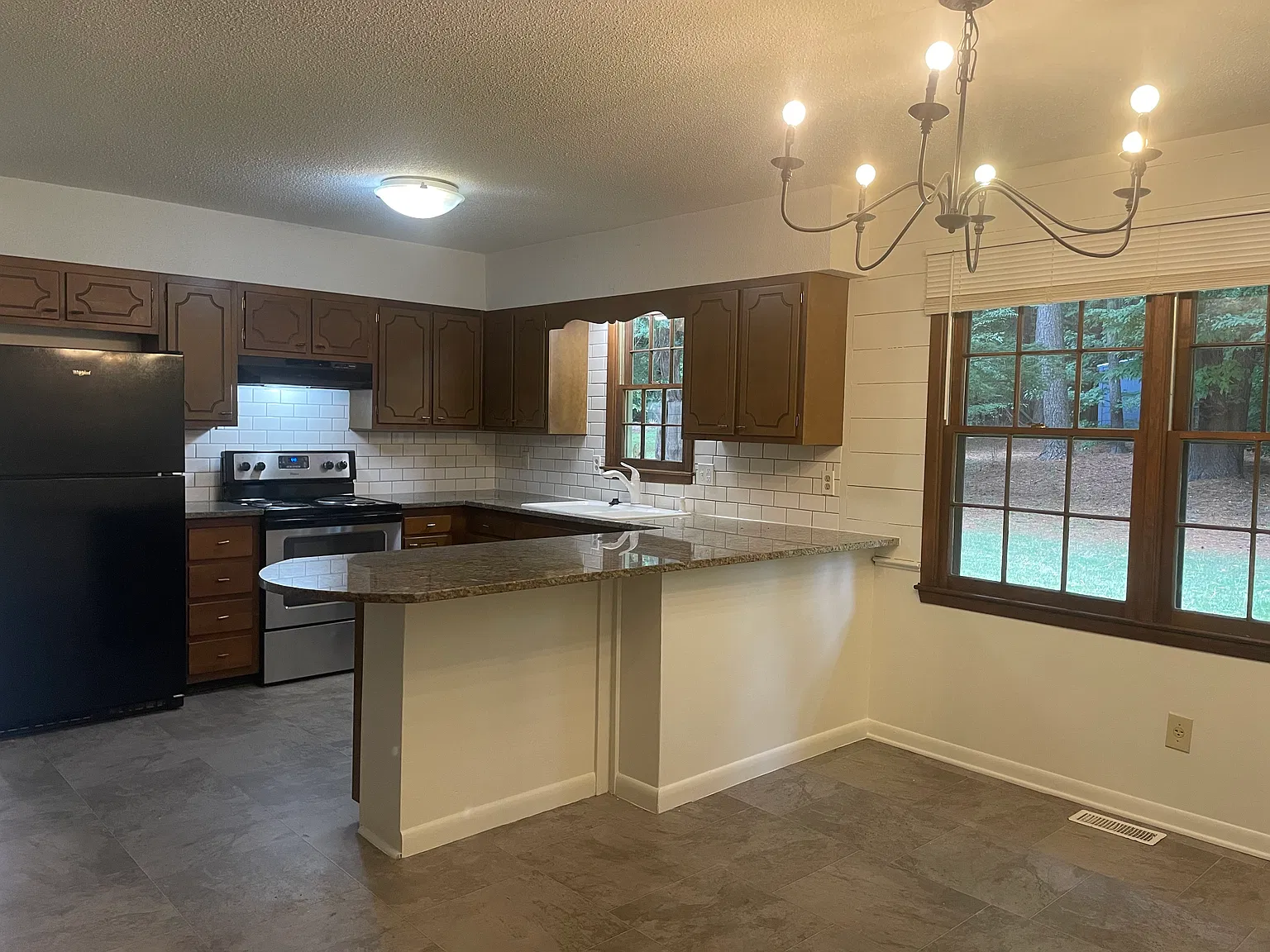 4 bed, 1286 sqft, $2,075 — Photo 3