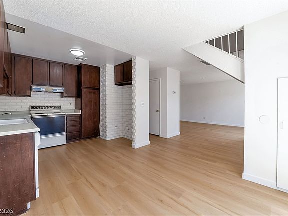 2nd image of 5831 Bromley Ave
