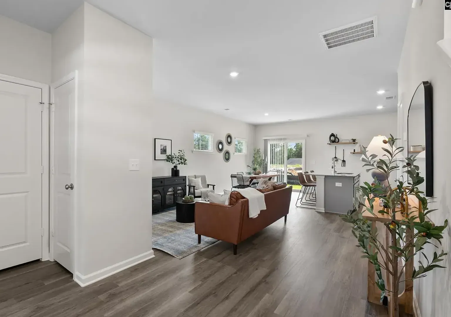 Beautiful 3-Bedroom 2.5 Bath Harbison Grove Community — Photo 2