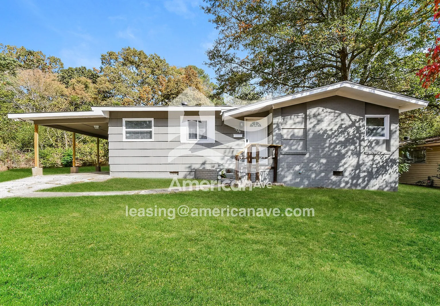 3 bed, 1.0 bath, 1035 sqft, $1,161 — Photo 1