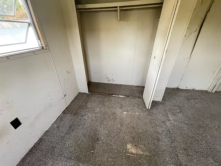 56 Lincoln Ave — Photo 10