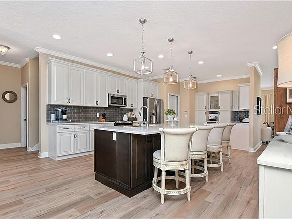 4th image of 1425 Selbydon Way