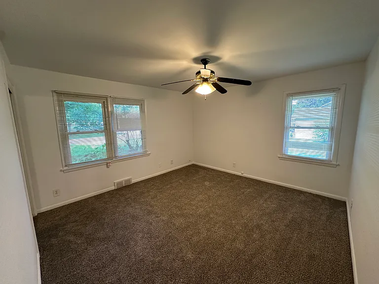 16333 Hollywood St — Photo 3