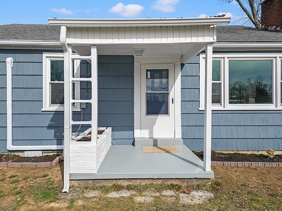 2nd image of 142 Boggs Ln