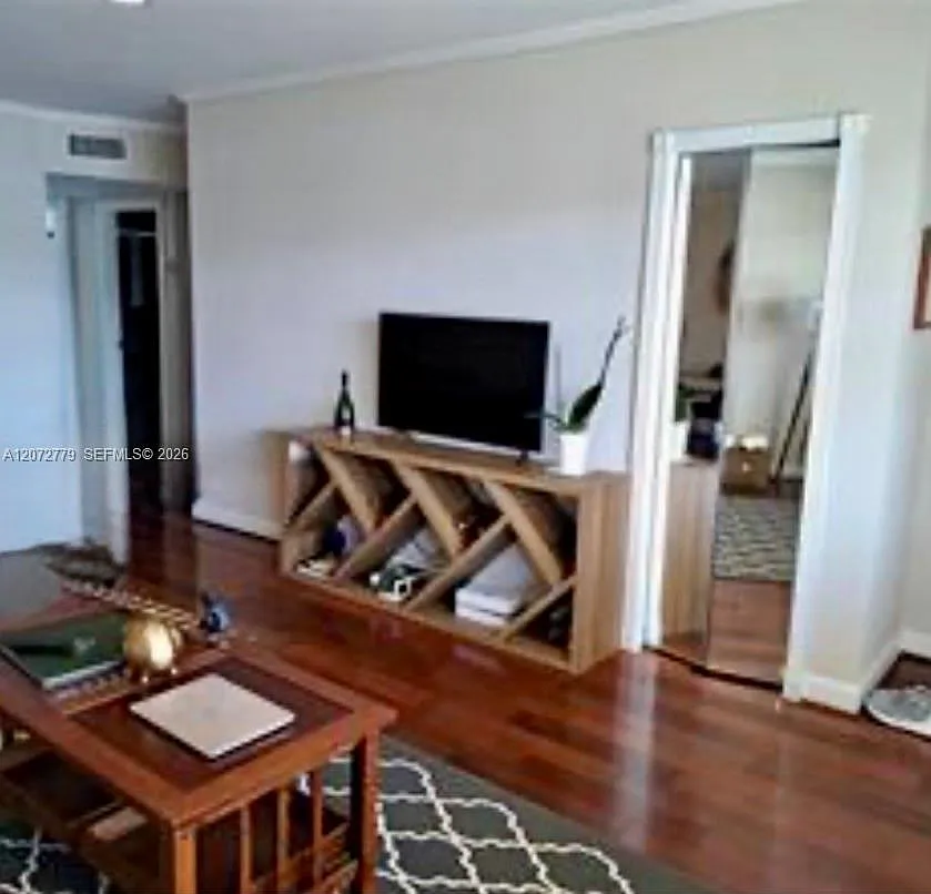Woodlake Apts Condo — Photo 4