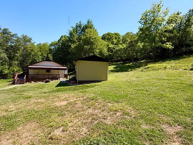 820 Emma Rd — Photo 14