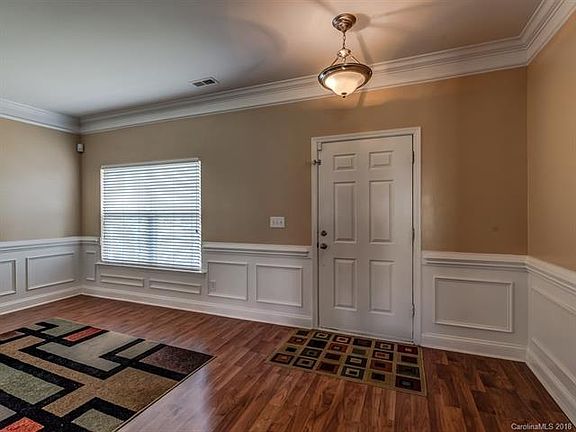 3rd image of 10406 Cullen Ct