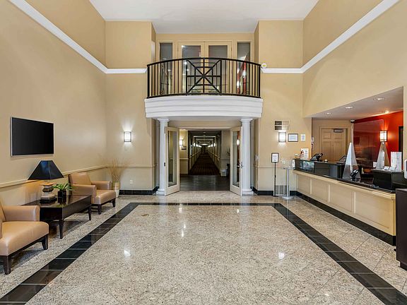 Lobby and Guest Check-in