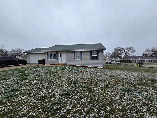 1st image of 3136 Holiday Dr