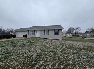 3136 Holiday Dr, Rockford, IL 61109