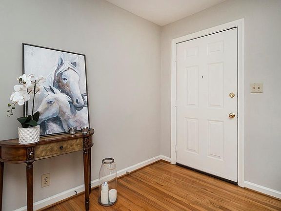2nd image of 1700 Roslyn Dr