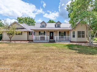 1370 Snappwood Dr, Sevierville, TN 37862