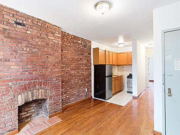 2nd image of 13 Cornelia St APT 4A
