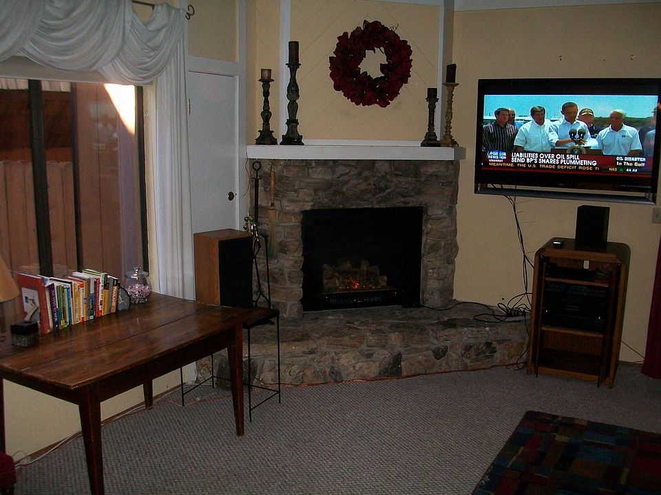 1st image of 978 Glenrock Ct #6