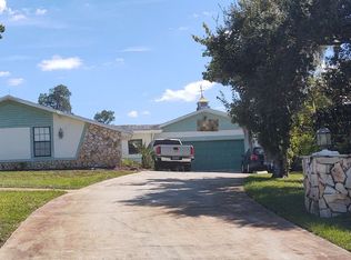 7231 River Country Dr, Weeki Wachee, FL 34607