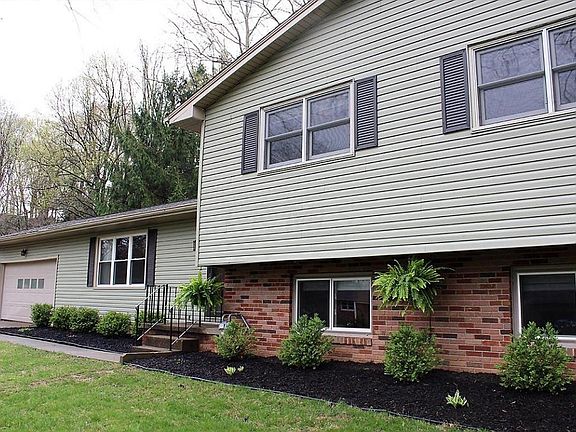 4th image of 1459 Lynn Dr