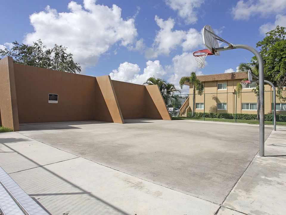 Building Photo 2