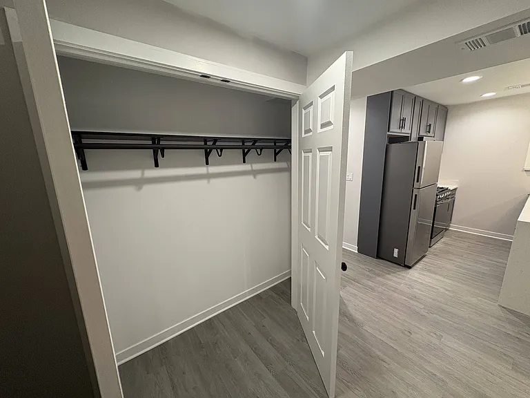2739 W Evergreen Ave #G — Photo 5