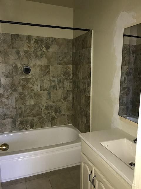 2nd image of 5138 Zelzah Ave APT 301