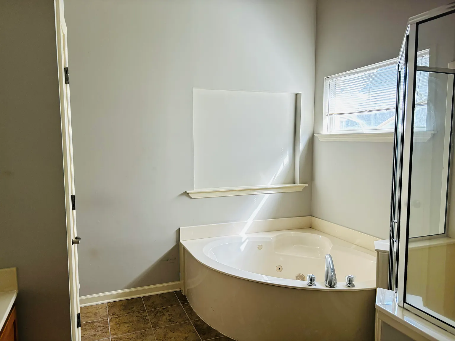 3 bed, 1500 sqft, $1,895 — Photo 4