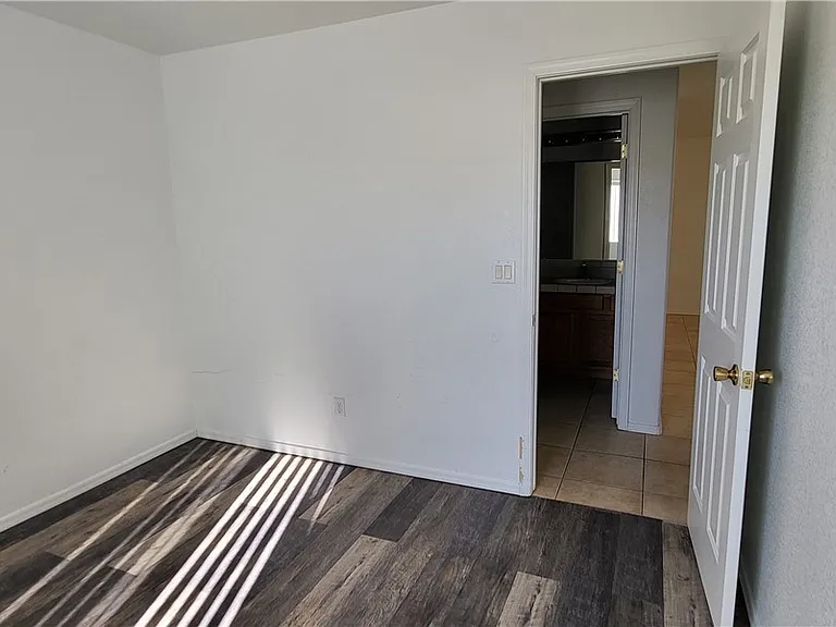 652 Holly St — Photo 16