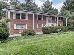 1401 Curve Rd, Delaware, OH 43015