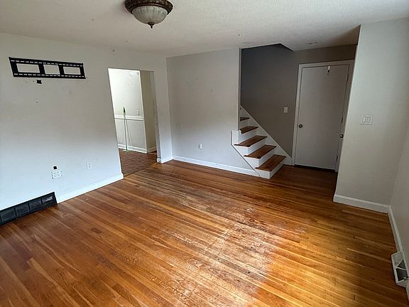4th image of 61 N Main St