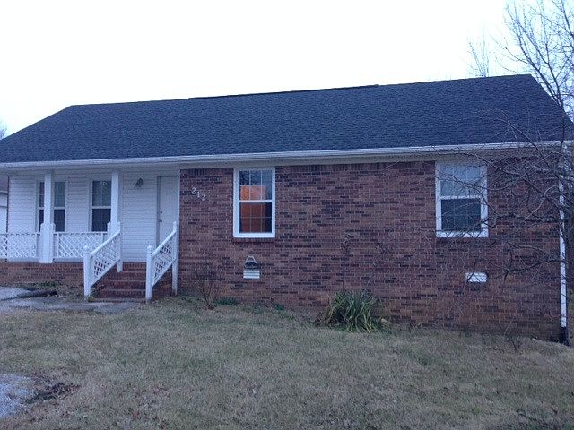 Great location 3 bed/ 2 bath home