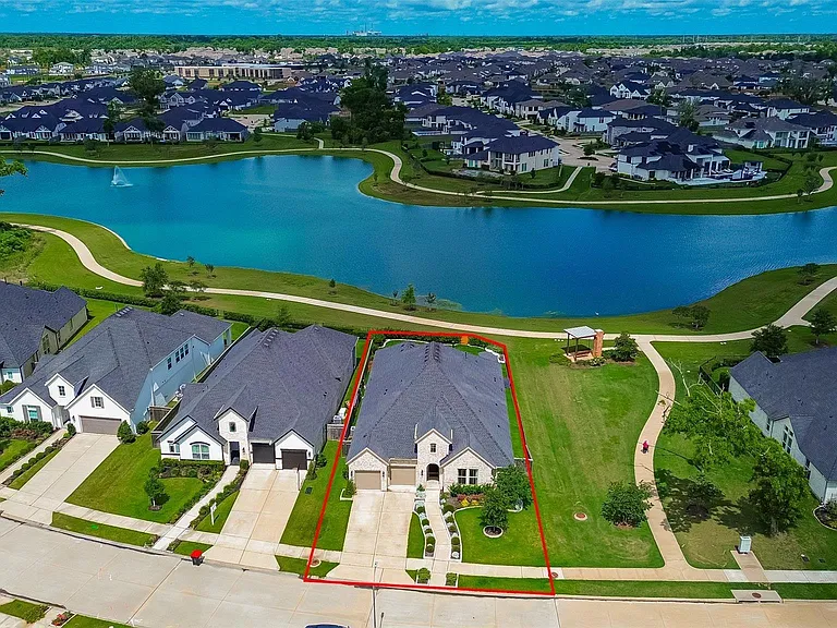 1635 Delta Oaks Dr — Photo 1