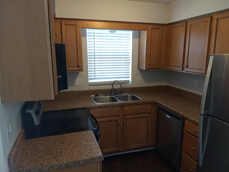 901 Timber Dr #B — Photo 4