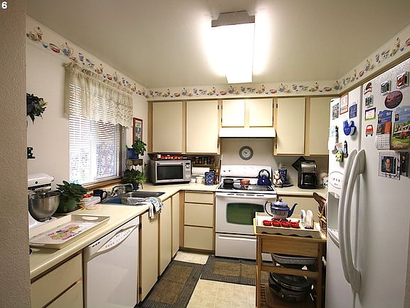 3rd image of 13216 NE Salmon Creek Ave Unit G7