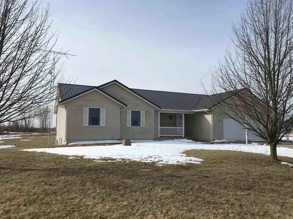 1110 E 400 N, Howe, IN 46746