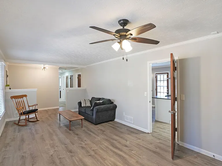 752 Mountainbrooke Cir — Photo 4