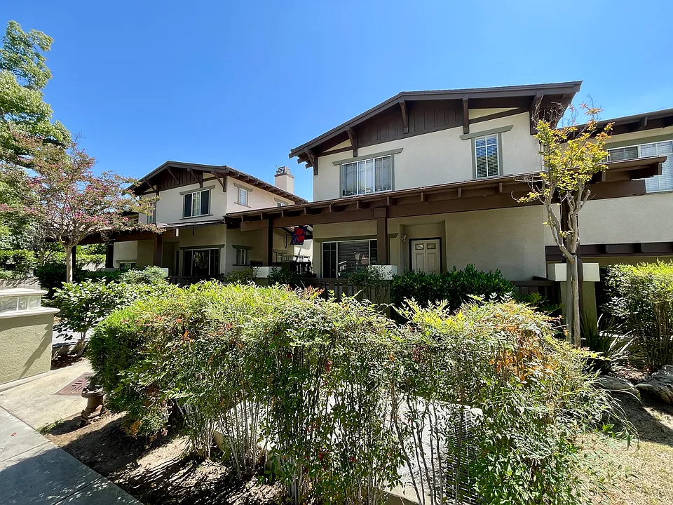 38 N Bonnie Ave #4