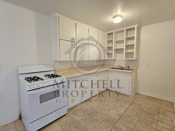 4th image of 1615 N Williams St
