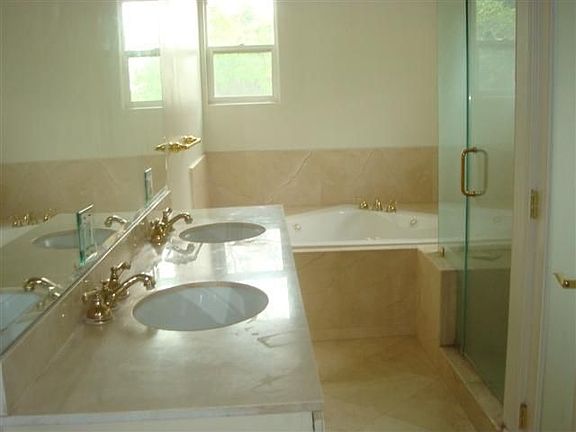 5th image of 11801 N Circle Dr
